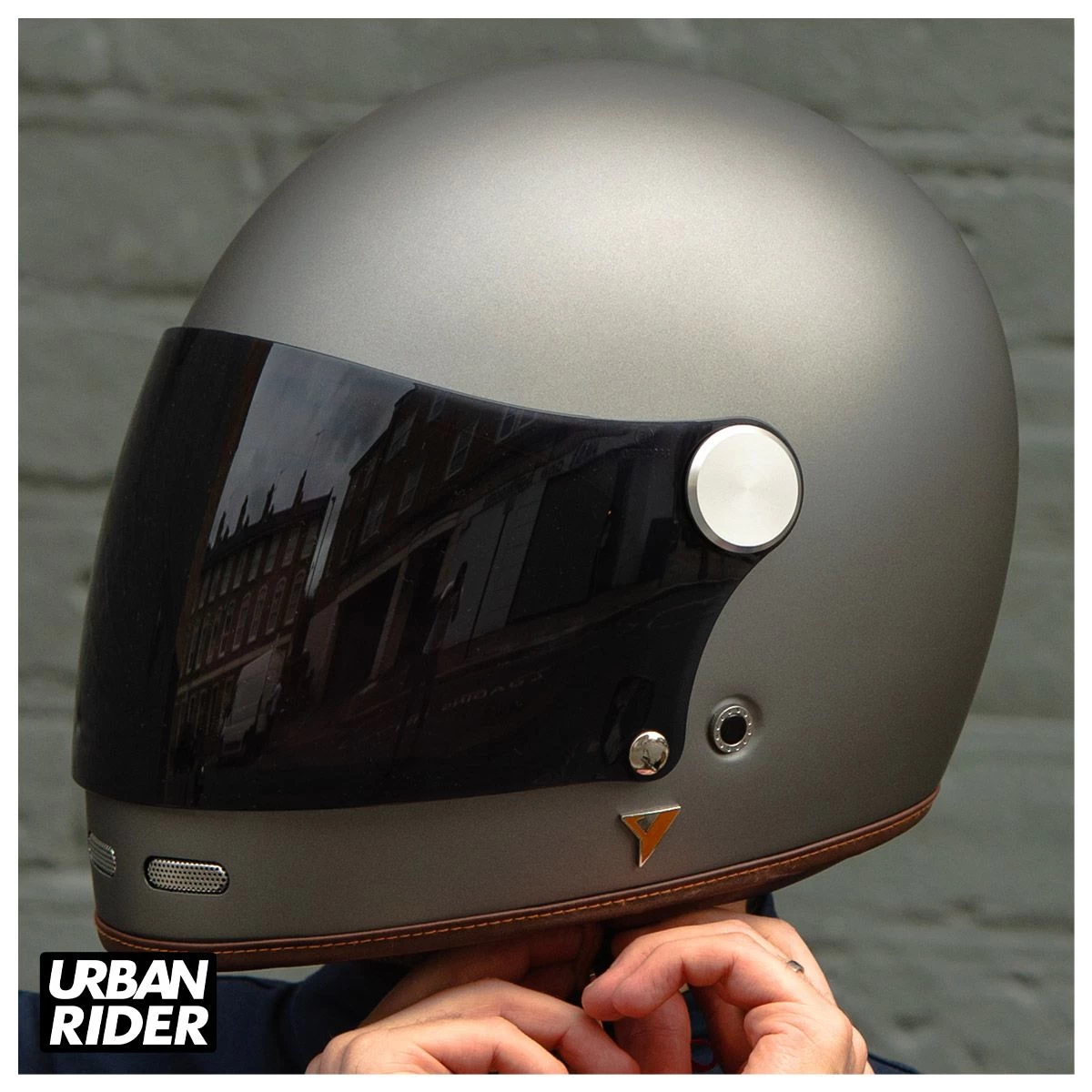 ByCity Roadster II 06 Visor - Smoke 18 ByCity Roadster II 06 Visor - Smoke - Image 18