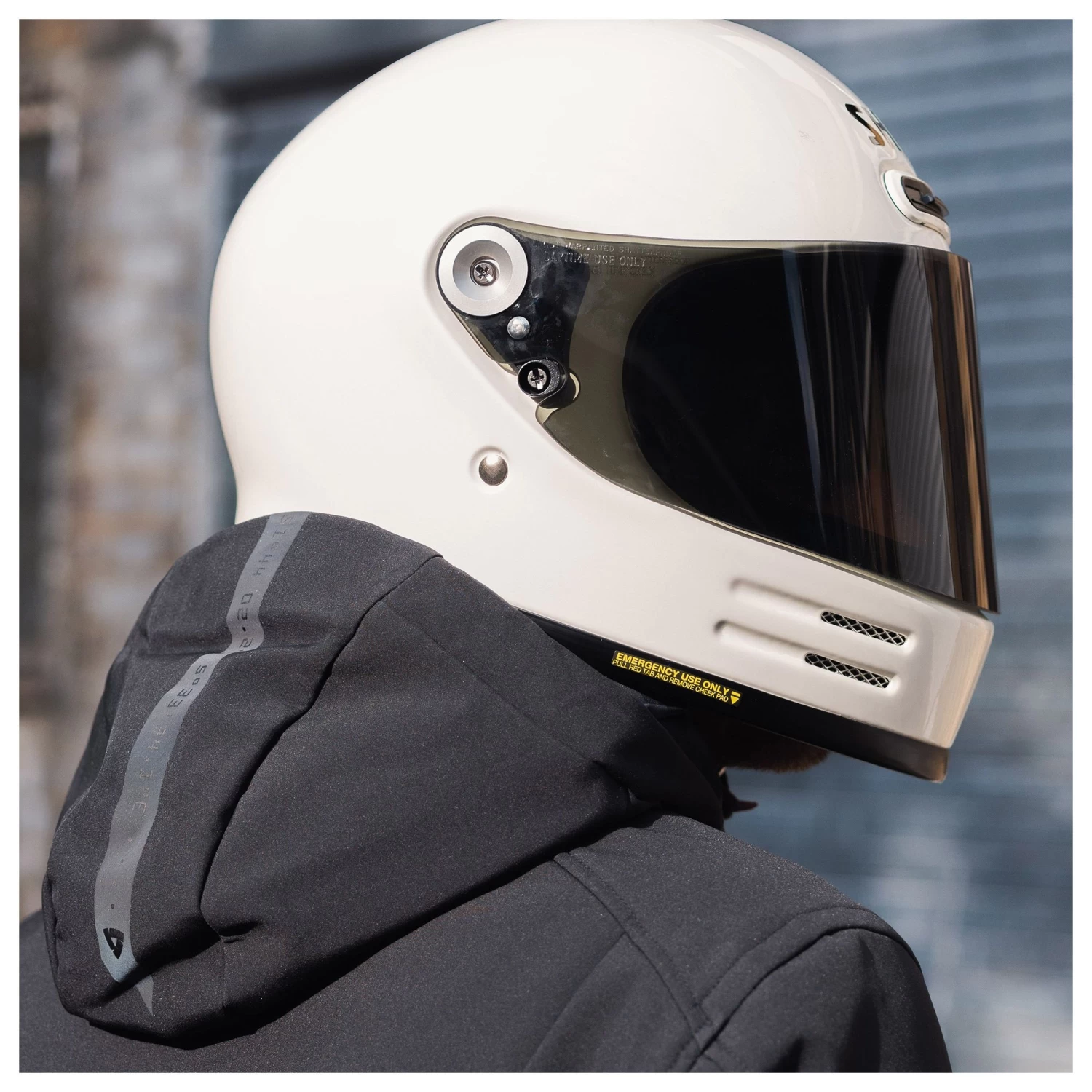 Shoei Glamster After Market Visor - Smoke 4 Shoei Glamster After Market Visor - Smoke - Image 4