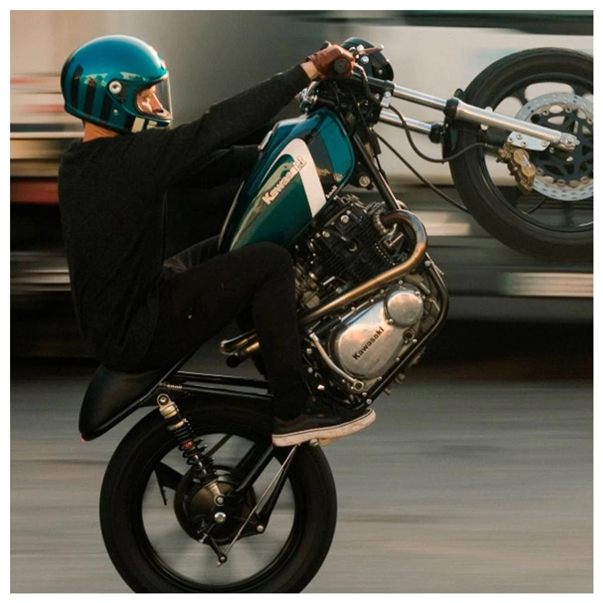 Shoei Glamster Helmet - Resurrection TC2 Blue / Black 20 Shoei Glamster Helmet - Resurrection TC2 Blue / Black - Image 20