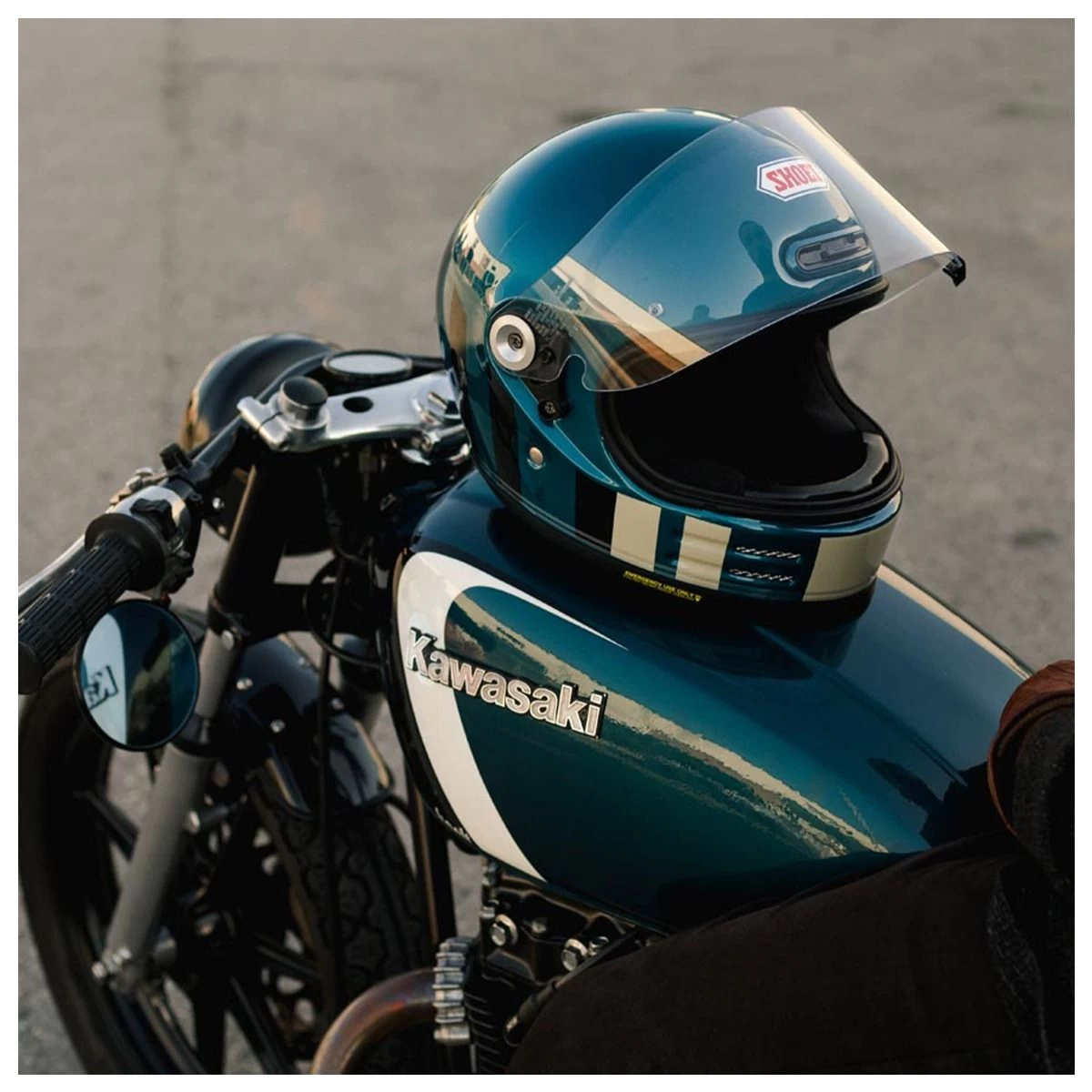 Shoei Glamster Helmet - Resurrection TC2 Blue / Black 18 Shoei Glamster Helmet - Resurrection TC2 Blue / Black - Image 18